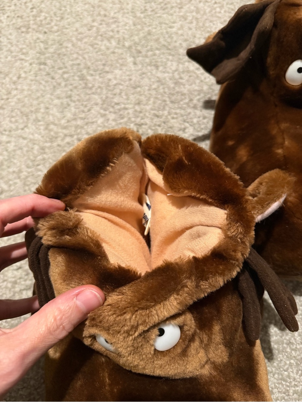 Plush Brown Moose Slippers for Men - Cozy Indoor Footwear - Picture 3 of 5